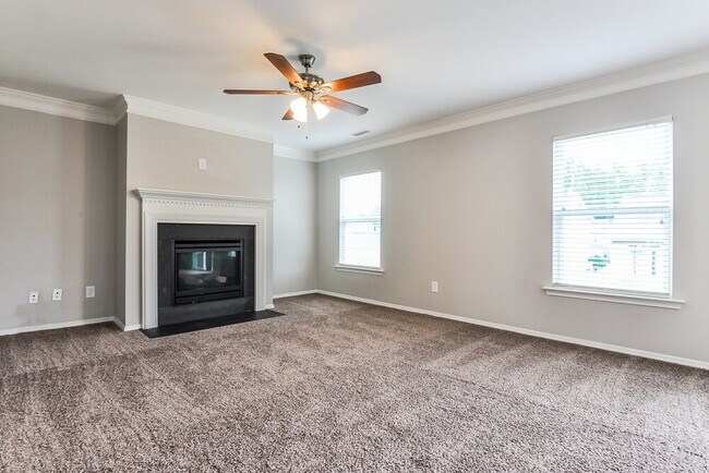 Foto del edificio - 440 Kerriann Ln