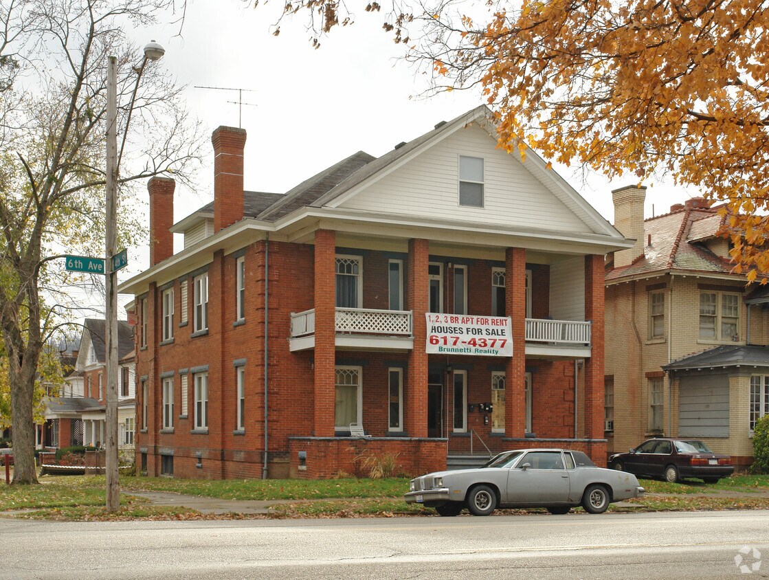 Building Photo - 347 6th Ave