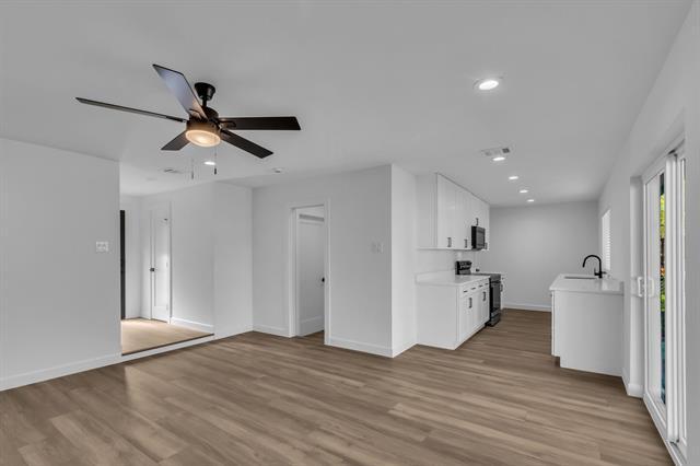 Building Photo - 817 N Shore Dr