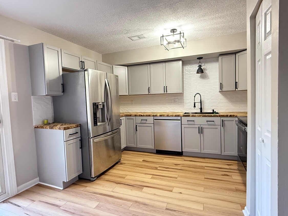 Foto principal - 1905 Walnut Ridge Dr