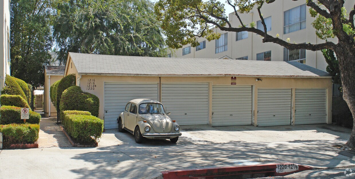 Foto principal - 1216 N Flores St