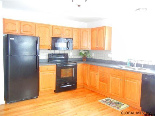 Building Photo - 126 NY-146