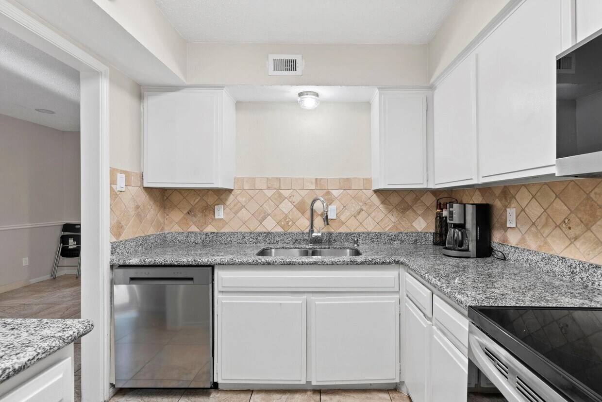 Foto principal - 7900 Westheimer Rd