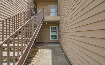 Building Photo - 10555 Turtlewood Ct