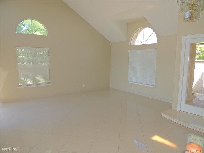 Building Photo - 3 br, 2.5 bath House - 2908 Calle Guadalajara