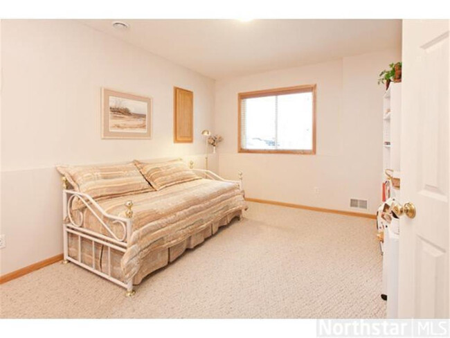 Lower Level Bedroom - 15281 Jeffers Pass NW