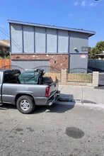 Building Photo - 3709 Gibson Rd