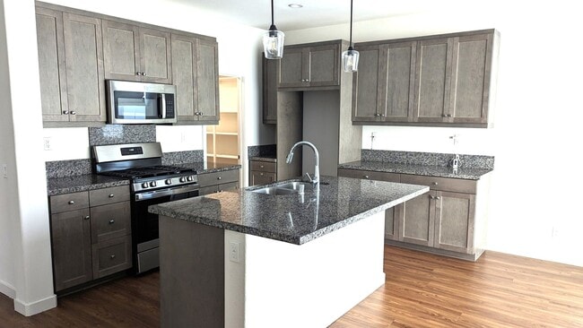 Building Photo - 7449 Channel View St