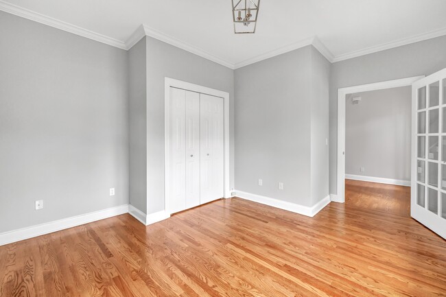 Building Photo - 70 Maple Oak Dr