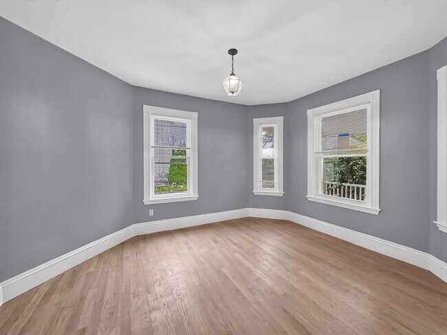 Building Photo - 70 Holbrook Ave