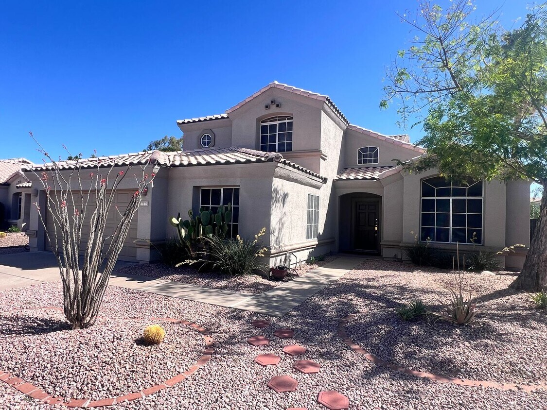 Foto principal - Ahwatukee beauty with a pool! 3 bedroom ++