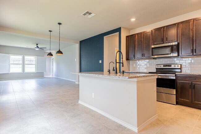 Building Photo - 10415 Beachball Bnd