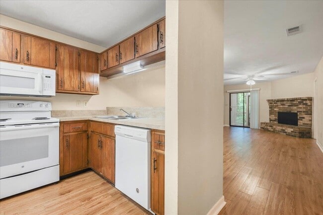 Building Photo - 3208 Ginger Dr