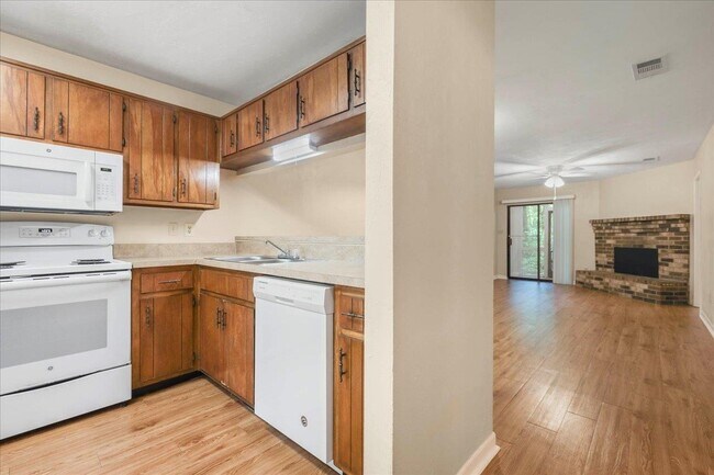 Foto del edificio - 3208 Ginger Dr