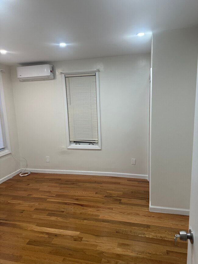 Foto del edificio - 2806 Snyder Ave