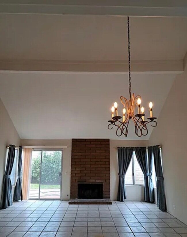 Building Photo - 5391 Maple View Cir