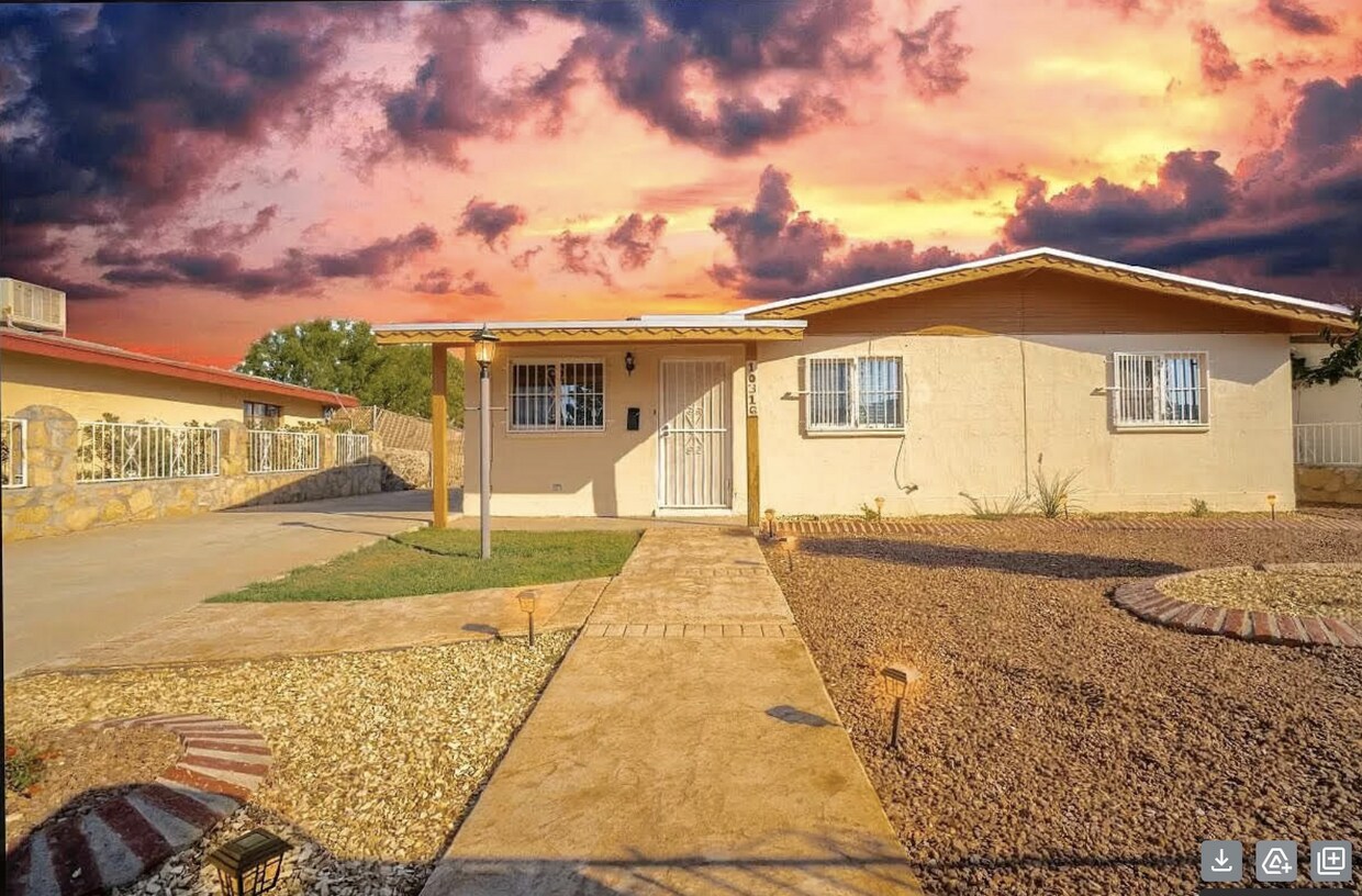 Primary Photo - 10316 Hollyhock Dr