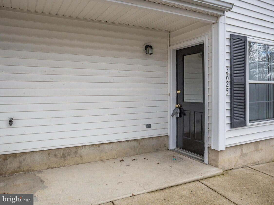 3625 Harbor Rd, Chesapeake Beach, MD 20732 Townhome Rentals in