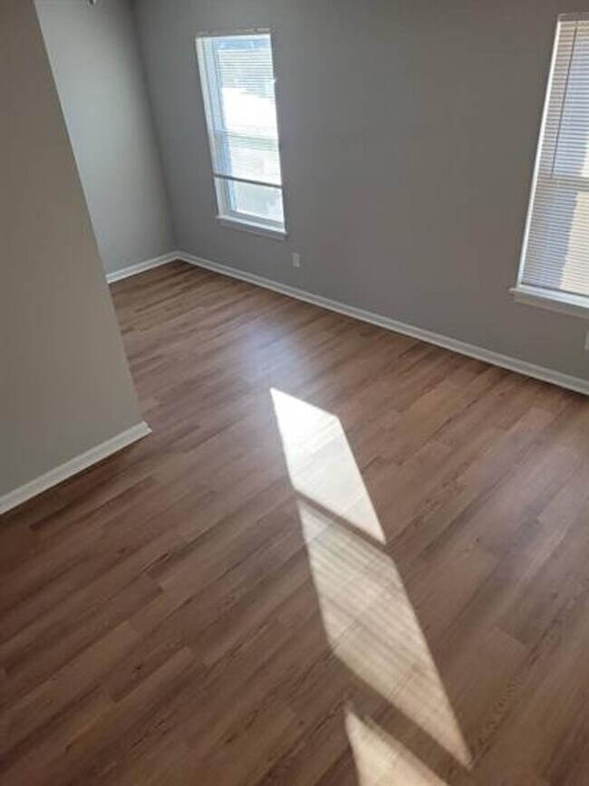 Building Photo - 4808 Saddlebrook Ln