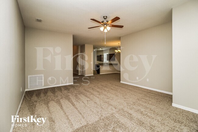 Building Photo - 5820 Coquyt Dr