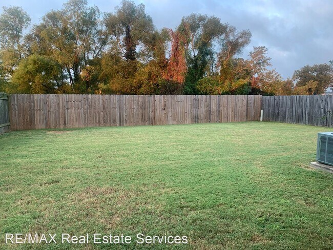 Foto del edificio - 3 br, 2 bath House - 3303 Grand Lake