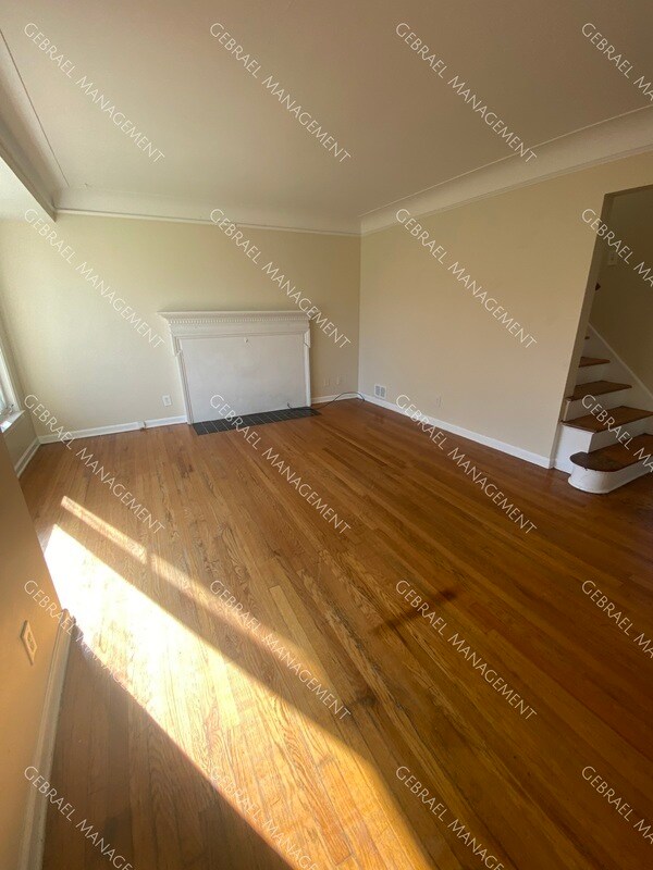 Building Photo - 2729 Thomas St