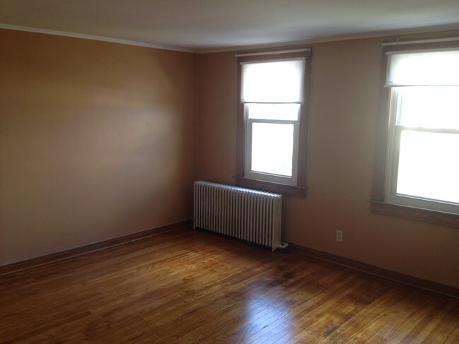 livrm - 219 Ulster St