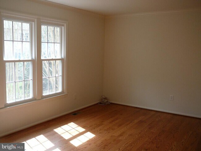 Foto del edificio - 8607 Dellway Ln