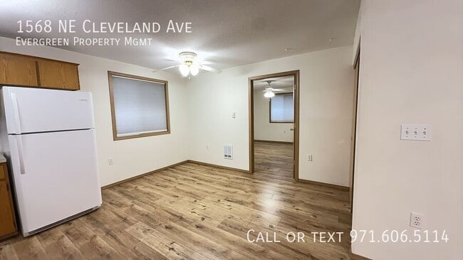 Foto del edificio - 1568 NE Cleveland Ave