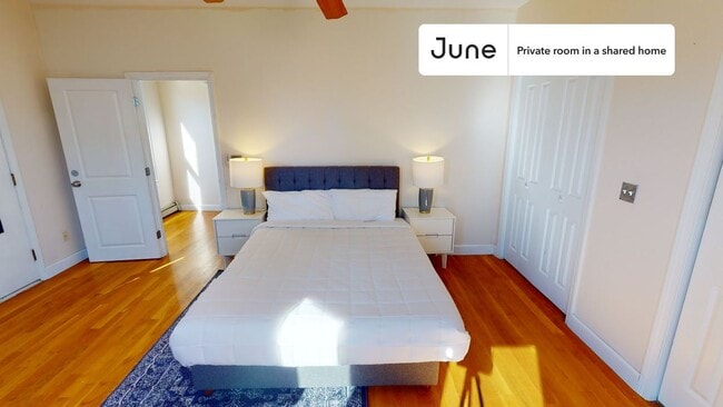 Foto del edificio - Room in Shared 6 bed/2 bath home