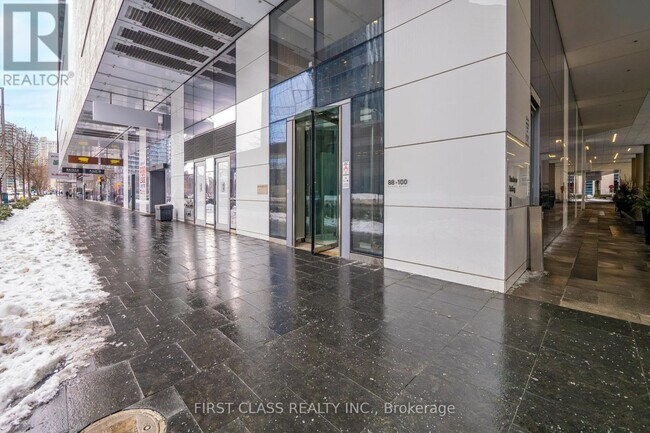 Photo du bâtiment - 100 Harbour St