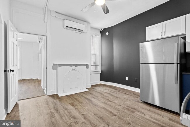 Building Photo - 1308 W Lexington St