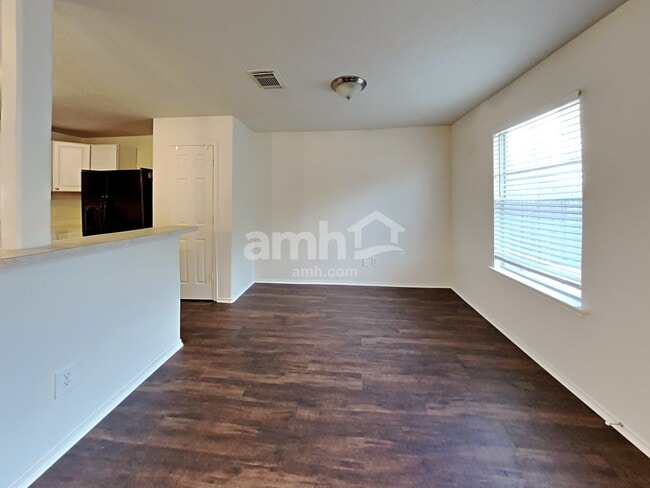 Foto del edificio - 21530 Daylily Hills Dr