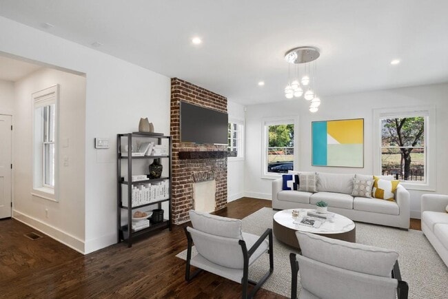 Foto del edificio - 564 Parkway Dr NE