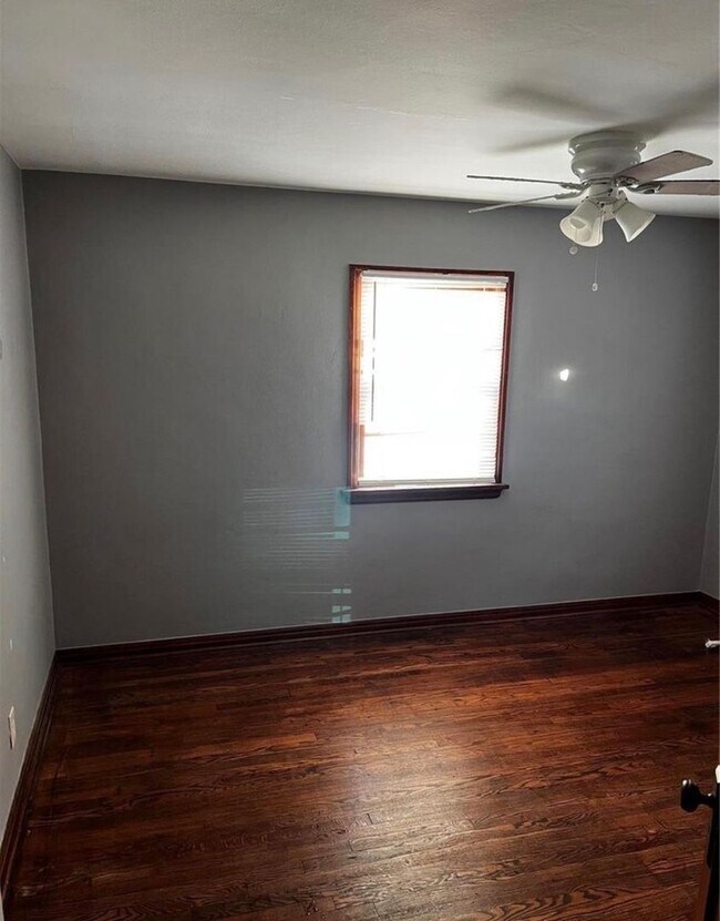 Building Photo - Move in Ready