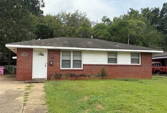 Building Photo - 2030 Windsor Ave