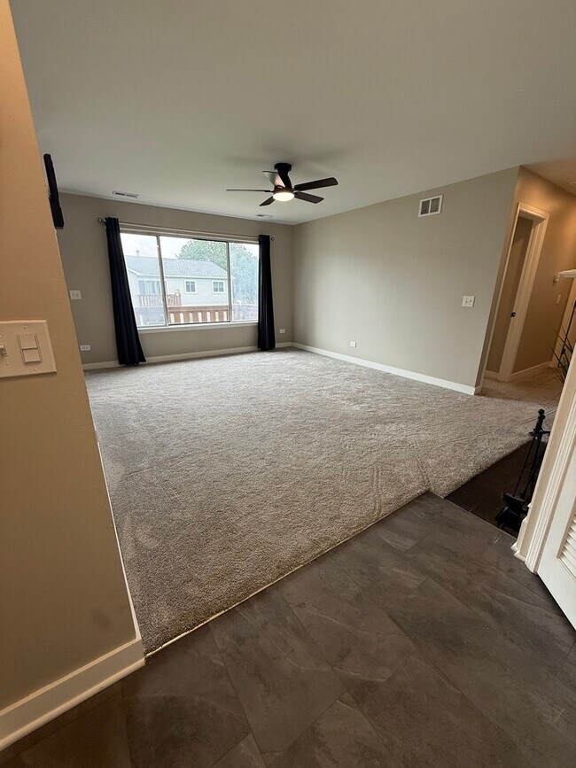 Building Photo - 673 Thorntree Ct