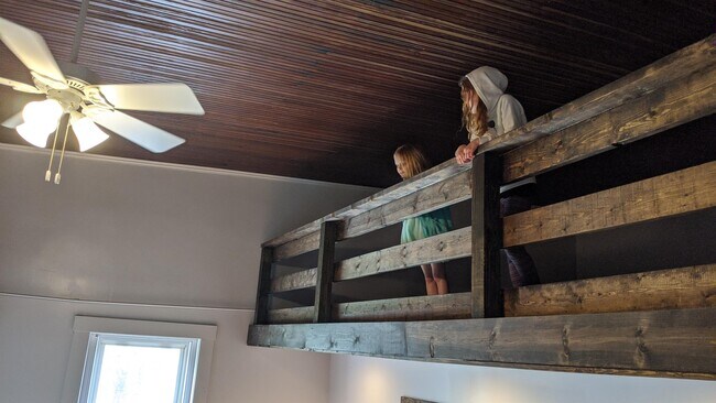 Foto del edificio - 117 S Main St