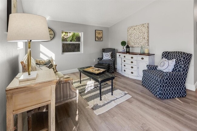 Photo - 1606 E Osborne Ave House