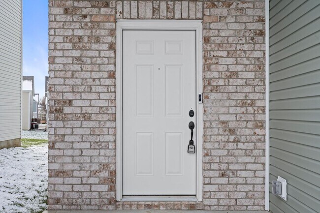 Foto del edificio - 109 Lambert Fld