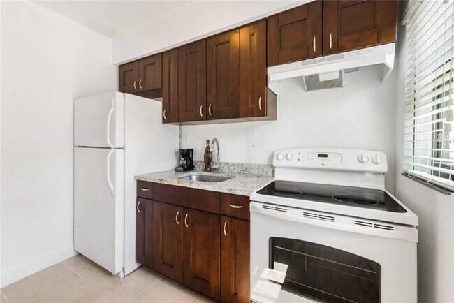 Foto del edificio - 801 NE 19th Ave