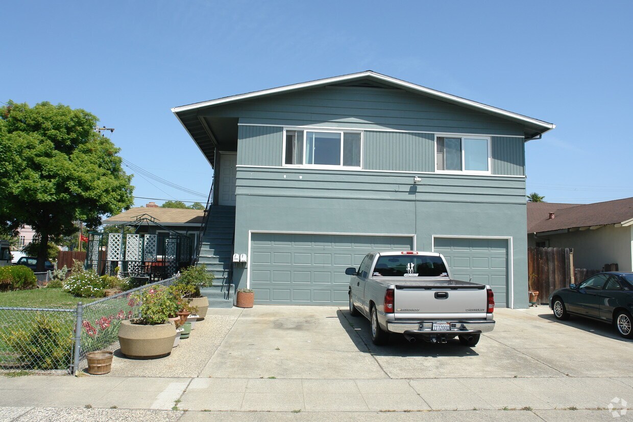 Building Photo - 4310-4314 Moran Dr