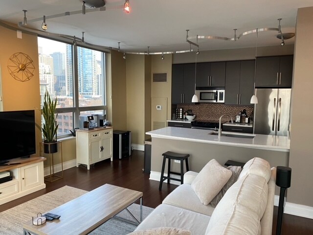 Living Area - 421 W Huron St