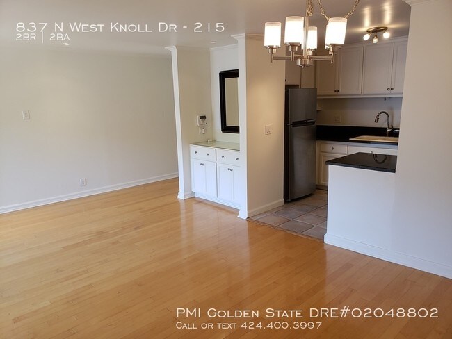 Building Photo - Lovely 2bed 2bath condo in West Hollywood!