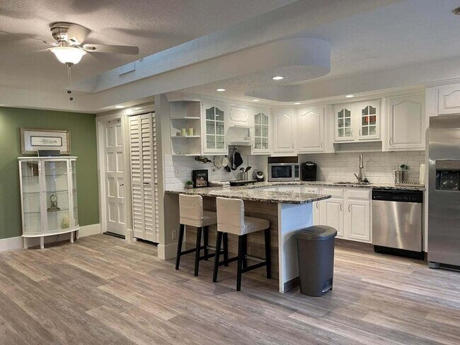 Foto del edificio - 13150 Doubletree Cir