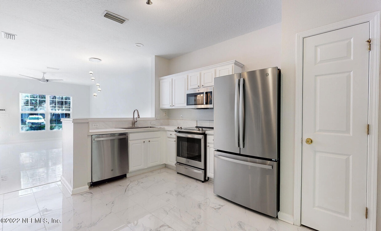 Foto principal - 3526 Twisted Tree Ln