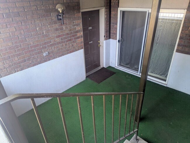 Foto del edificio - 1761 Willowbrook Dr