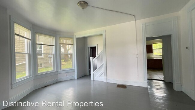 Foto del edificio - 3 br, 1.5 bath House - 1833 Salem St