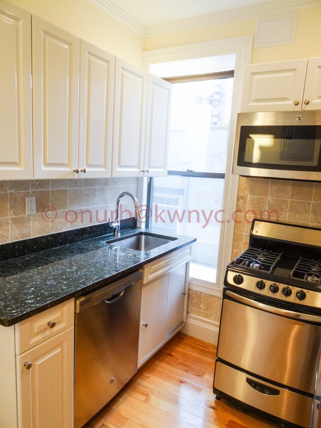 Primary Photo - 407 W 43rd St