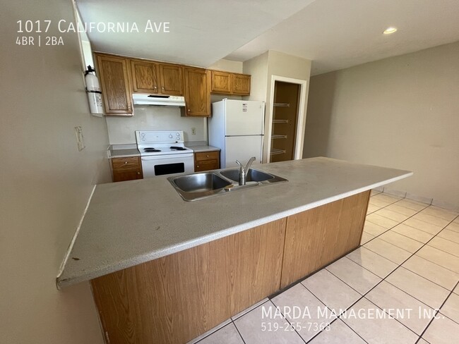 Building Photo - CHIC MODERN 4BED/2BATH HOME NEAR UNIVERSIT...